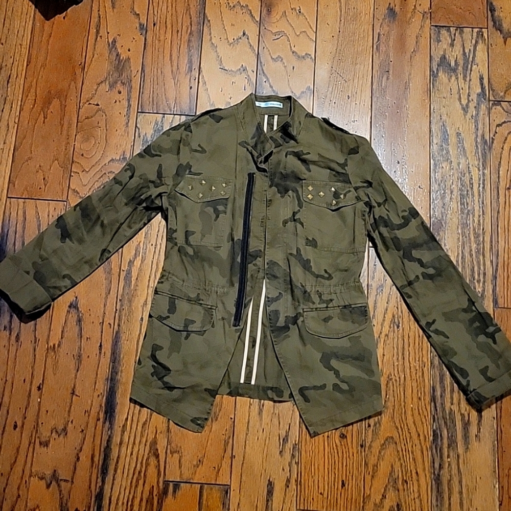 Small Maurices camo zipper jacket